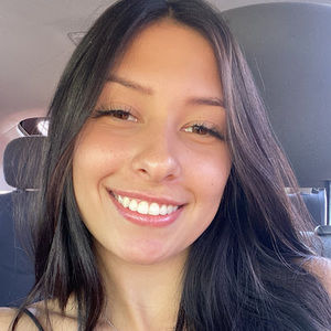 Meet your Posher, Julia